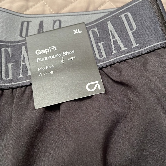 GapFit Dark Gray 3" Runaround Shorts / NWT/ Size XL - Picture 8 of 10